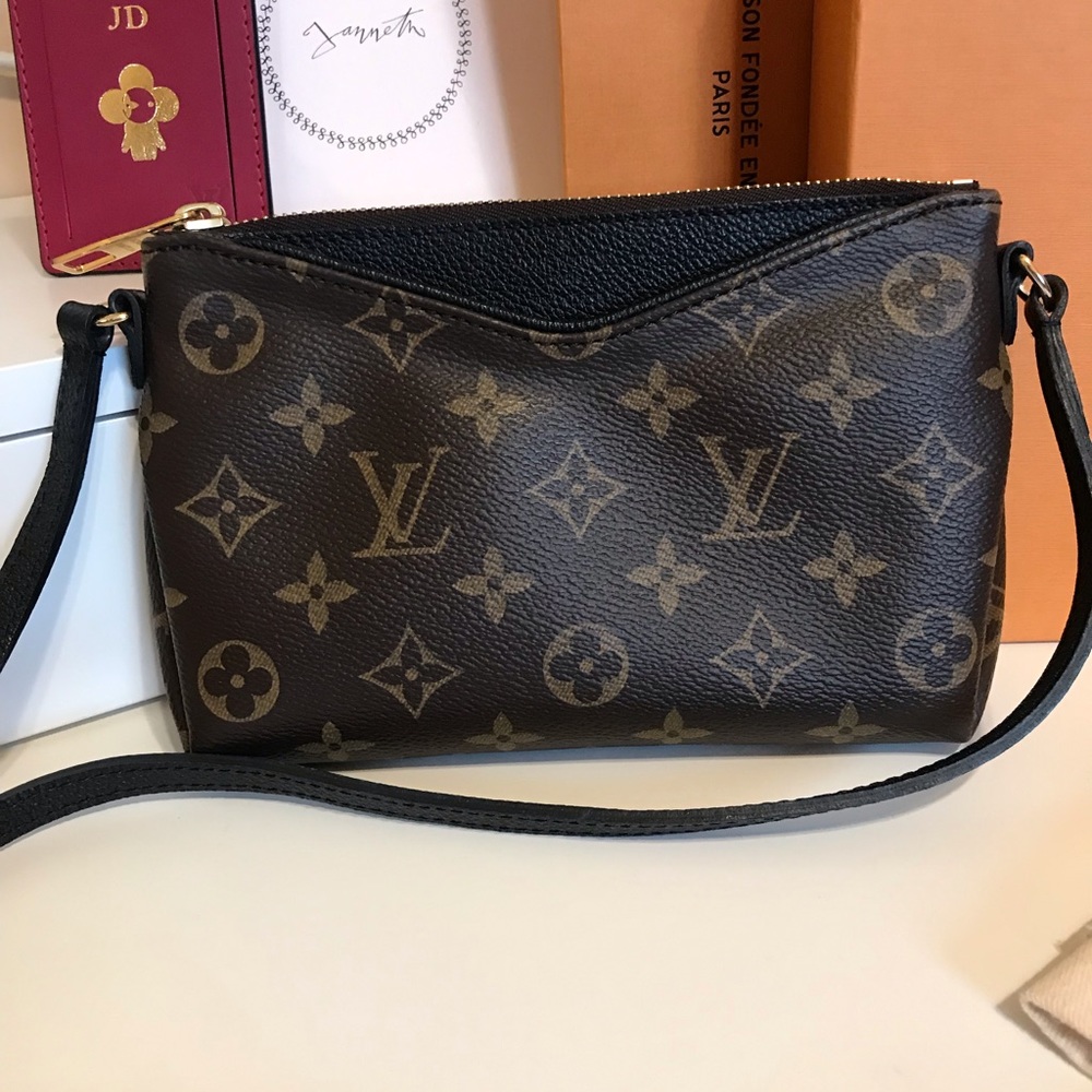 Louis Vuitton Pallas Clutch Employees Edition